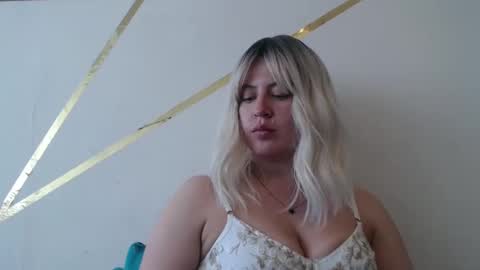 Snapshot of francescaasmith chatting on 02-28-25, 09:12 Francesca online show from 02-28-25, 09:12