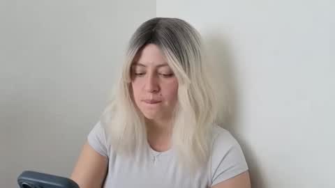 Snapshot of francescaasmith chatting on 09-09-25, 05:34 Francesca online show from 09-09-25, 05:34