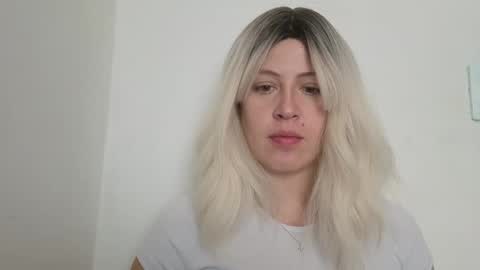 Snapshot of francescaasmith chatting on 09-17-25, 05:47 Francesca online show from 09-17-25, 05:47