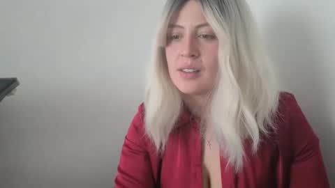 Snapshot of francescaasmith chatting on 10-15-25, 07:47 Francesca online show from 10-15-25, 07:47