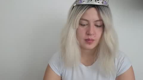 Francesca online show from 12-04-25, 01:31