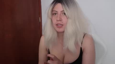 Snapshot of francescaasmith chatting on 06-10-26, 06:07 Francesca online show from 06-10-26, 06:07