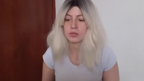Snapshot of francescaasmith chatting on 06-24-26, 06:40 Francesca online show from 06-24-26, 06:40