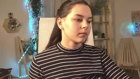 Snapshot of francescacavaliere chatting on 05-06-26, 06:19 Francesca online show from 05-06-26, 06:19