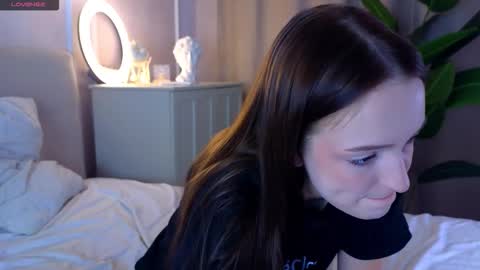 Snapshot of francessmason chatting on 02-26-26, 06:56 Marybrown eye Katy gray eye online show from 02-26-26, 06:56