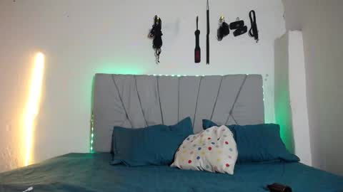 francihot4 online show from 09-15-25, 11:49