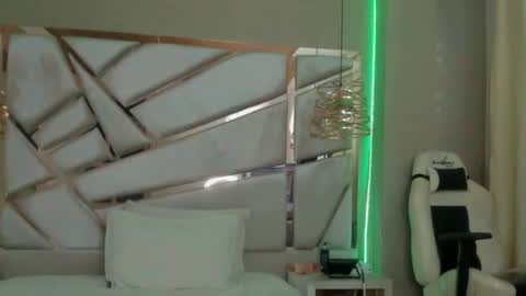 francis_20 online show from 03-17-26, 01:36