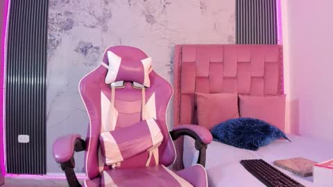 Laura online show from 11-21-25, 07:45