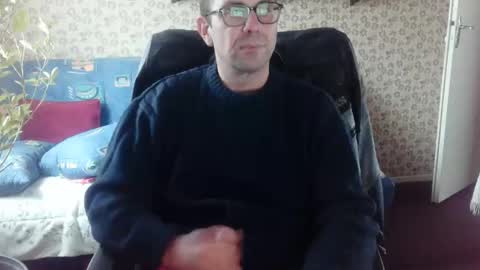 Snapshot of franck143544 chatting on 12-15-25, 12:42 franck143544 online show from 12-15-25, 12:42