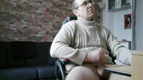 Snapshot of franck143544 chatting on 02-19-26, 02:57 franck143544 online show from 02-19-26, 02:57