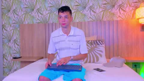 Snapshot of franco_boys chatting on 10-27-25, 09:08 Franco online show from 10-27-25, 09:08