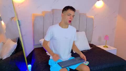 Snapshot of franco_boys chatting on 11-20-25, 10:42 Franco online show from 11-20-25, 10:42