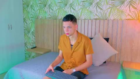 Snapshot of franco_boys chatting on 12-15-25, 12:31 Franco online show from 12-15-25, 12:31