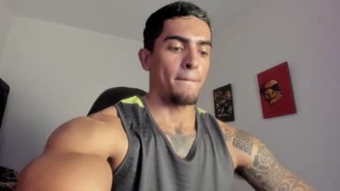 Snapshot of franco_ruiz_ chatting on 02-23-26, 04:54 franco online show from 02-23-26, 04:54