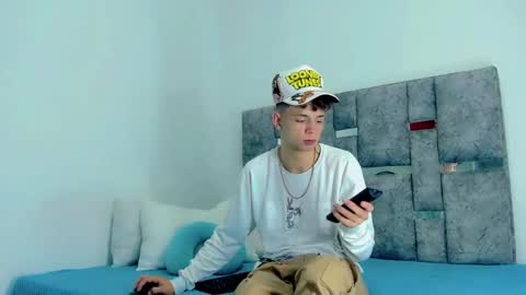 Snapshot of franco_taylor chatting on 01-15-25, 03:54 Franco taylor online show from 01-15-25, 03:54