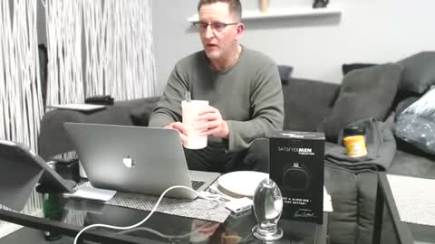 Frank online show from 02-12-25, 01:37