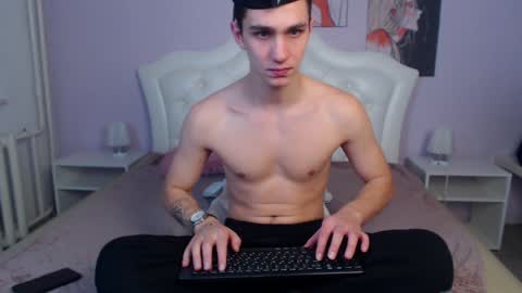 Snapshot of frank_mooree chatting on 12-10-24, 05:50 Frank online show from 12-10-24, 05:50