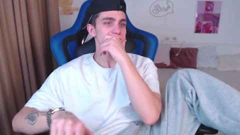 Snapshot of frank_mooree chatting on 12-11-24, 05:53 Frank online show from 12-11-24, 05:53