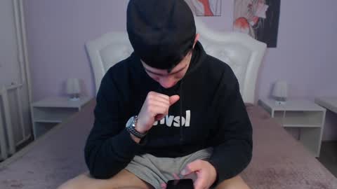 Snapshot of frank_mooree chatting on 12-15-24, 03:02 Frank online show from 12-15-24, 03:02