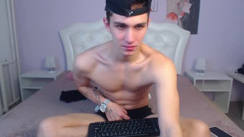 Snapshot of frank_mooree chatting on 12-15-24, 09:13 Frank online show from 12-15-24, 09:13