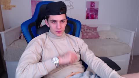 Snapshot of frank_mooree chatting on 12-16-24, 06:21 Frank online show from 12-16-24, 06:21