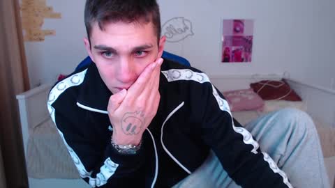 Snapshot of frank_mooree chatting on 01-07-25, 08:24 Frank online show from 01-07-25, 08:24