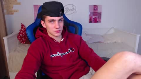 Snapshot of frank_mooree chatting on 01-19-25, 09:22 Frank online show from 01-19-25, 09:22