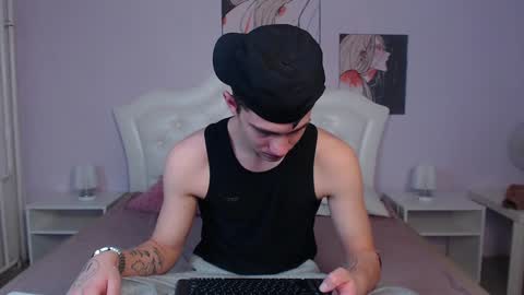 Snapshot of frank_mooree chatting on 01-21-25, 04:10 Frank online show from 01-21-25, 04:10