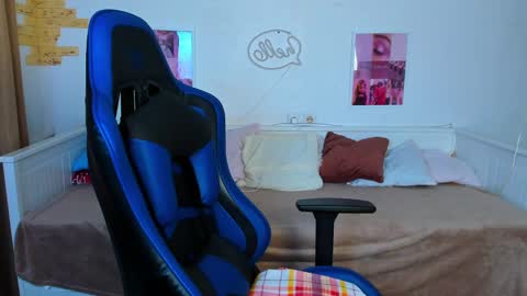 Snapshot of frank_mooree chatting on 01-31-25, 06:02 Frank online show from 01-31-25, 06:02