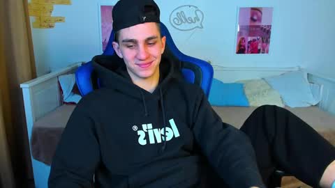 Snapshot of frank_mooree chatting on 02-11-25, 07:54 Frank online show from 02-11-25, 07:54