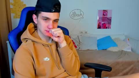 Snapshot of frank_mooree chatting on 03-06-25, 07:25 Frank online show from 03-06-25, 07:25