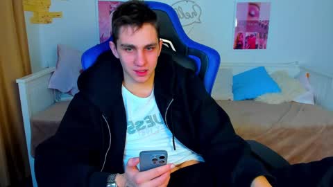 Snapshot of frank_mooree chatting on 03-07-25, 06:02 Frank online show from 03-07-25, 06:02