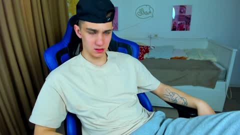 Frank online show from 04-15-26, 04:41