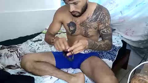 Snapshot of frankdanielsmolano chatting on 04-16-26, 01:56 frankdanielsmolano online show from 04-16-26, 01:56