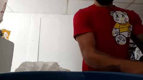 Snapshot of frankdanielsmolano chatting on 04-18-26, 04:22 frankdanielsmolano online show from 04-18-26, 04:22