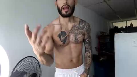 Snapshot of frankdanielsmolano chatting on 04-28-26, 06:24 frankdanielsmolano online show from 04-28-26, 06:24