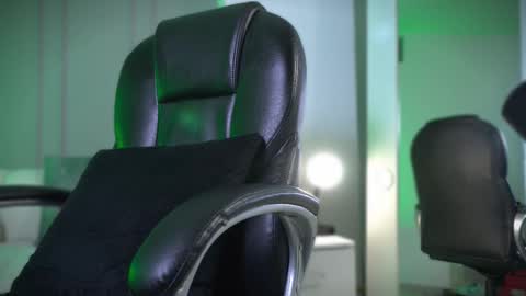 Frank Farrell. Hey remember to give me a thumbs up Ty online show from 11-10-25, 02:54