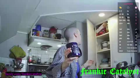 Snapshot of frankiecatalyst chatting on 02-08-26, 03:15 Frankie Catalyst online show from 02-08-26, 03:15