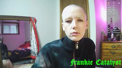 Snapshot of frankiecatalyst chatting on 03-08-26, 01:26 Frankie Catalyst online show from 03-08-26, 01:26