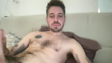 Snapshot of frankybiiig chatting on 12-15-24, 01:22 thegoodandbiiig online show from 12-15-24, 01:22