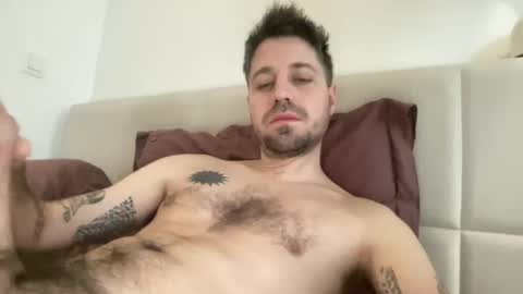Snapshot of frankybiiig chatting on 02-08-25, 08:31 thegoodandbiiig online show from 02-08-25, 08:31