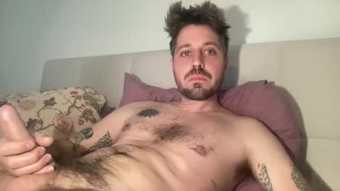 Snapshot of frankybiiig chatting on 05-20-26, 06:36 thegoodandbiiig online show from 05-20-26, 06:36