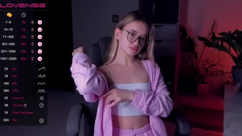 Snapshot of frannpalmer chatting on 01-20-25, 02:36 Frann online show from 01-20-25, 02:36