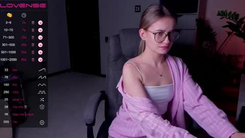 Snapshot of frannpalmer chatting on 02-18-25, 07:30 Frann online show from 02-18-25, 07:30