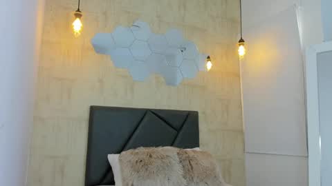 Snapshot of fransheska_mon chatting on 02-28-25, 10:17 Fransheska online show from 02-28-25, 10:17