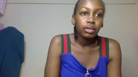 Snapshot of freaky_beauty chatting on 07-15-26, 06:46 freaky_beauty online show from 07-15-26, 06:46