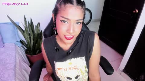 Lia Gomez online show from 01-25-25, 10:39