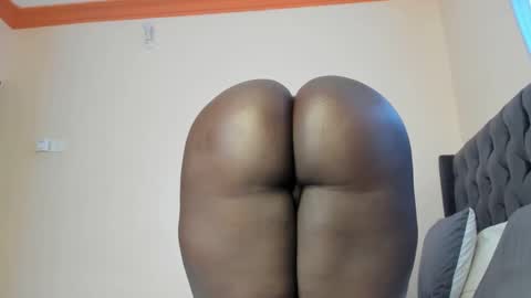 Snapshot of freaky_maria chatting on 12-28-24, 08:05 Maria online show from 12-28-24, 08:05
