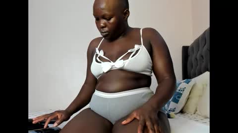Snapshot of freaky_maria chatting on 01-09-25, 05:44 Maria online show from 01-09-25, 05:44
