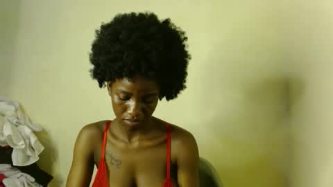 Snapshot of freaky_shamzzy chatting on 12-17-25, 03:40 shamika online show from 12-17-25, 03:40